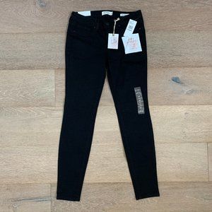 NWT Jessica Simpson Kiss Me Super Skinny | 27